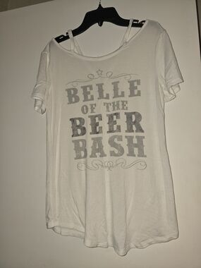 Zoe + Liv White Scoop Neck Tee with Gray 'Belle of the Beer Bash' Graphic